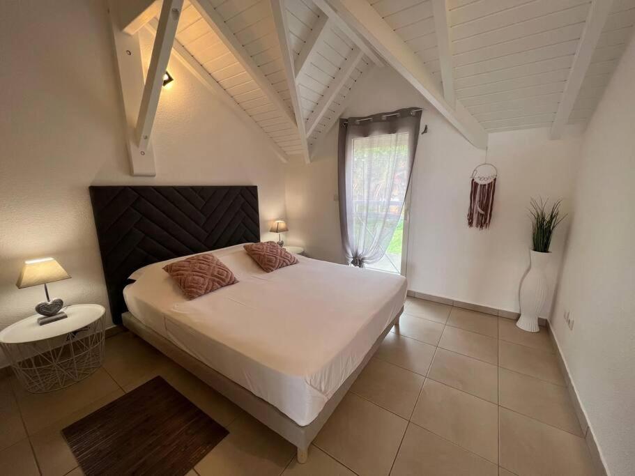 Kanoa Lodge Piscine Et Vue Mer 圣克洛德 外观 照片
