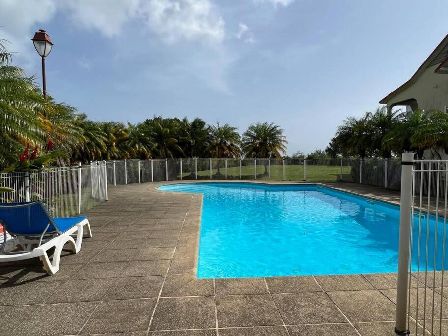 Kanoa Lodge Piscine Et Vue Mer 圣克洛德 外观 照片